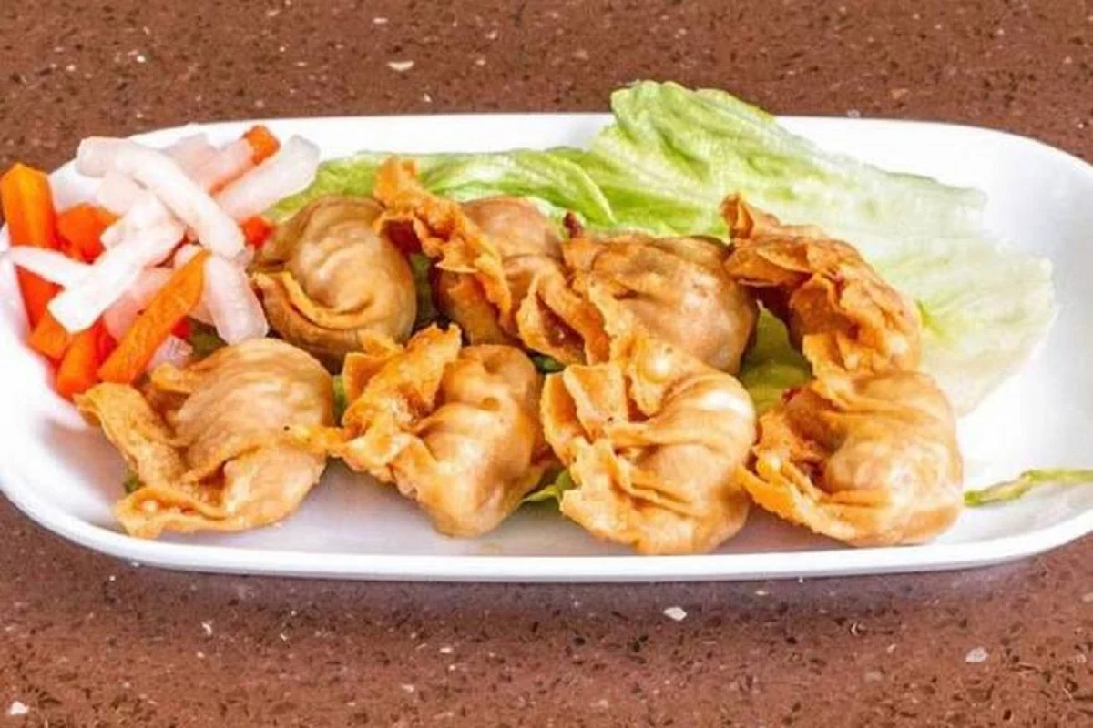 - deep fried wonton 炸云吞